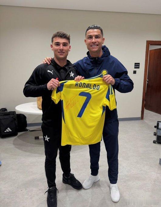 C罗 纳杰马合影大队 