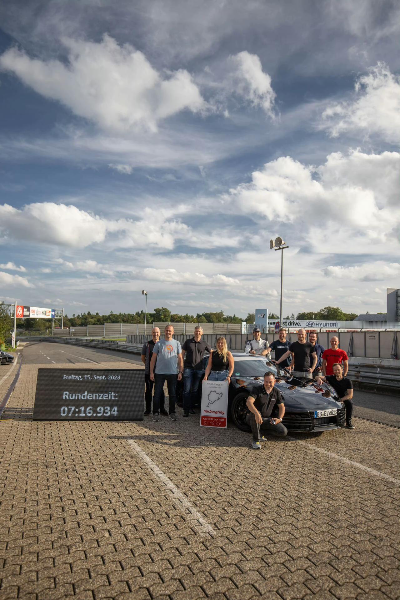 保时捷911 992.2纽北成绩已出。20.832km路段，圈速7分16秒934