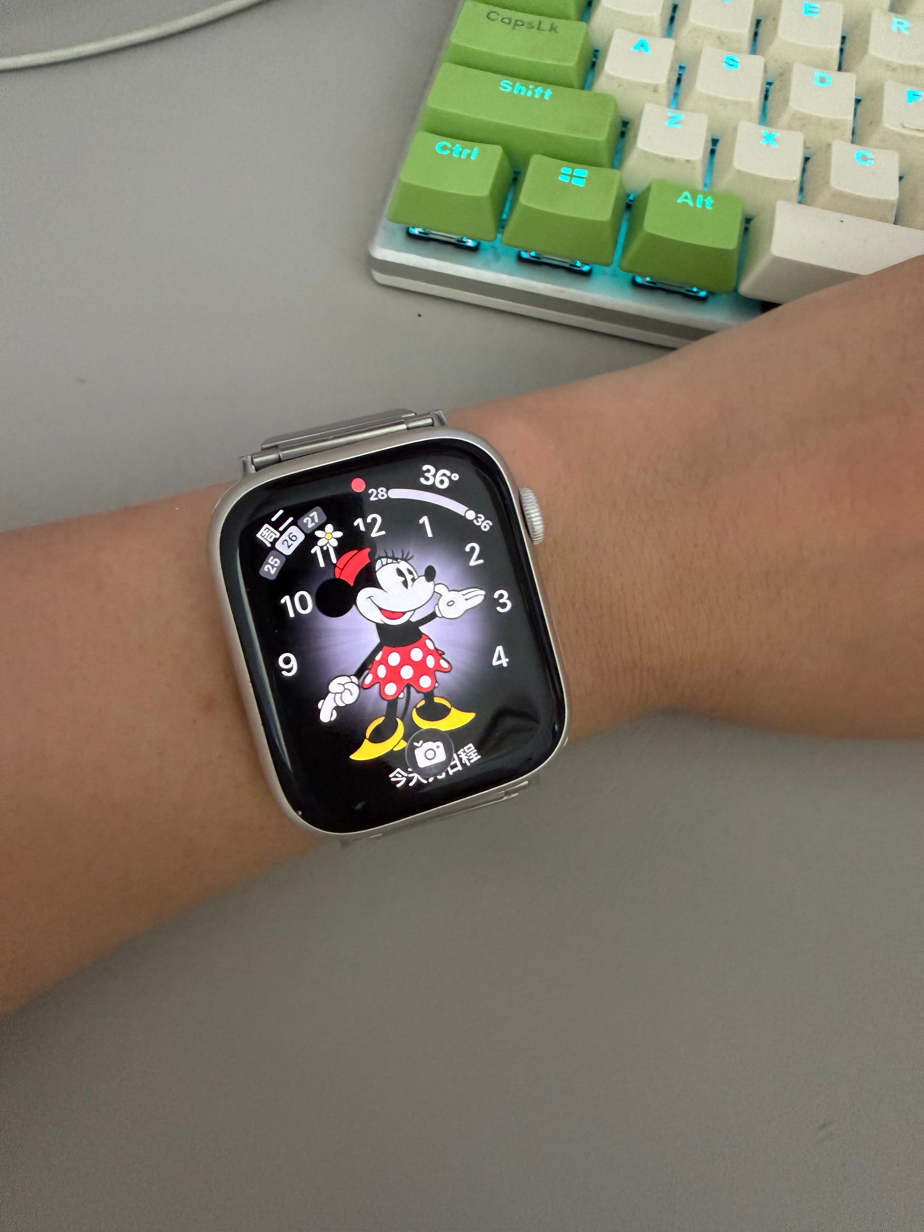 看到一个说法：在中国内地Apple Watch，更适合佩戴在右腕。于是我浅试了一