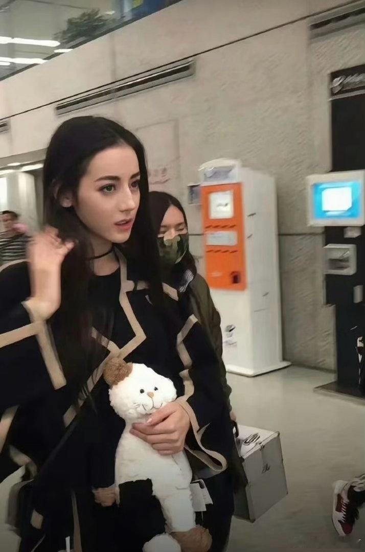 早期的星光就强的可怕迪丽热巴 ​​​