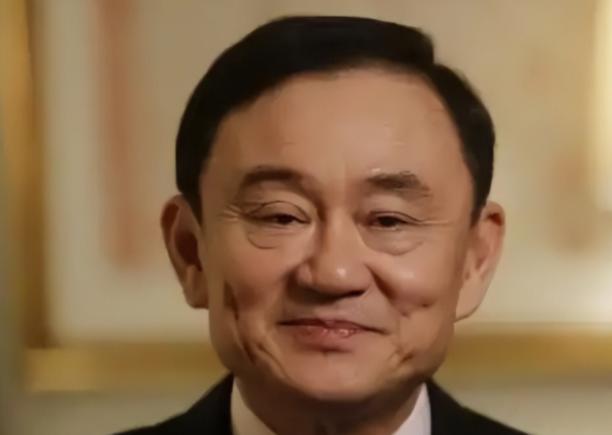 前脚刚拿特赦令飞回迪拜豪宅，后脚就被砸了176亿的天价追税单！76岁的他信以为自