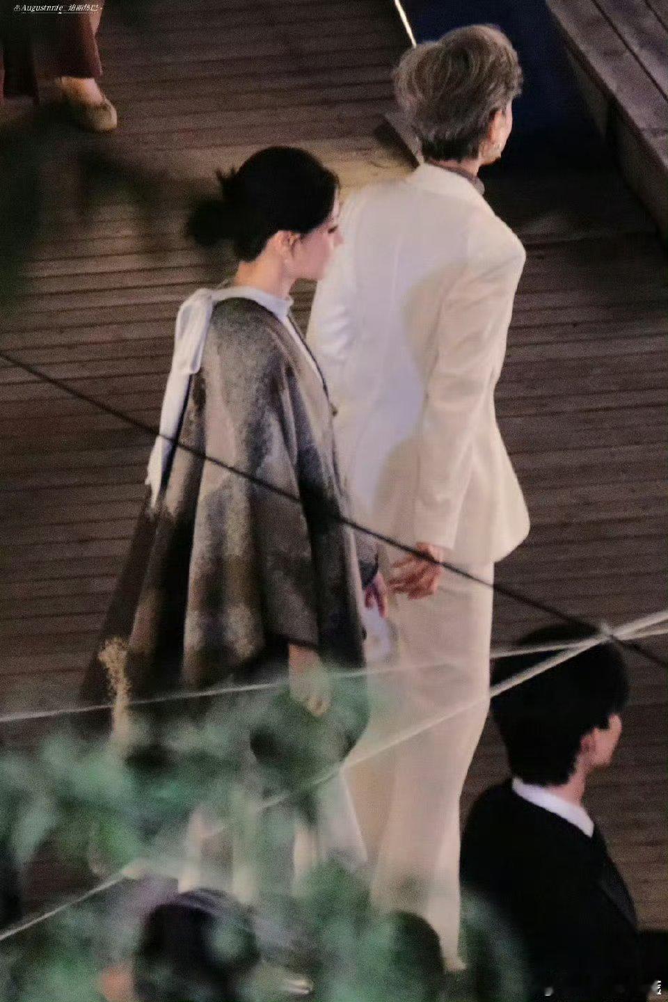 迪丽热巴新剧简直是变装秀吧！奇迹巴巴多给大美女穿漂亮裙裙好吗好的 