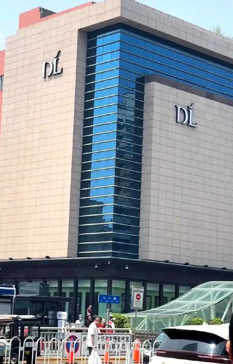 为什么买了胖东来同款洗发水，使用后头皮发痒？

胖东来现在就是品质的代名词，很多