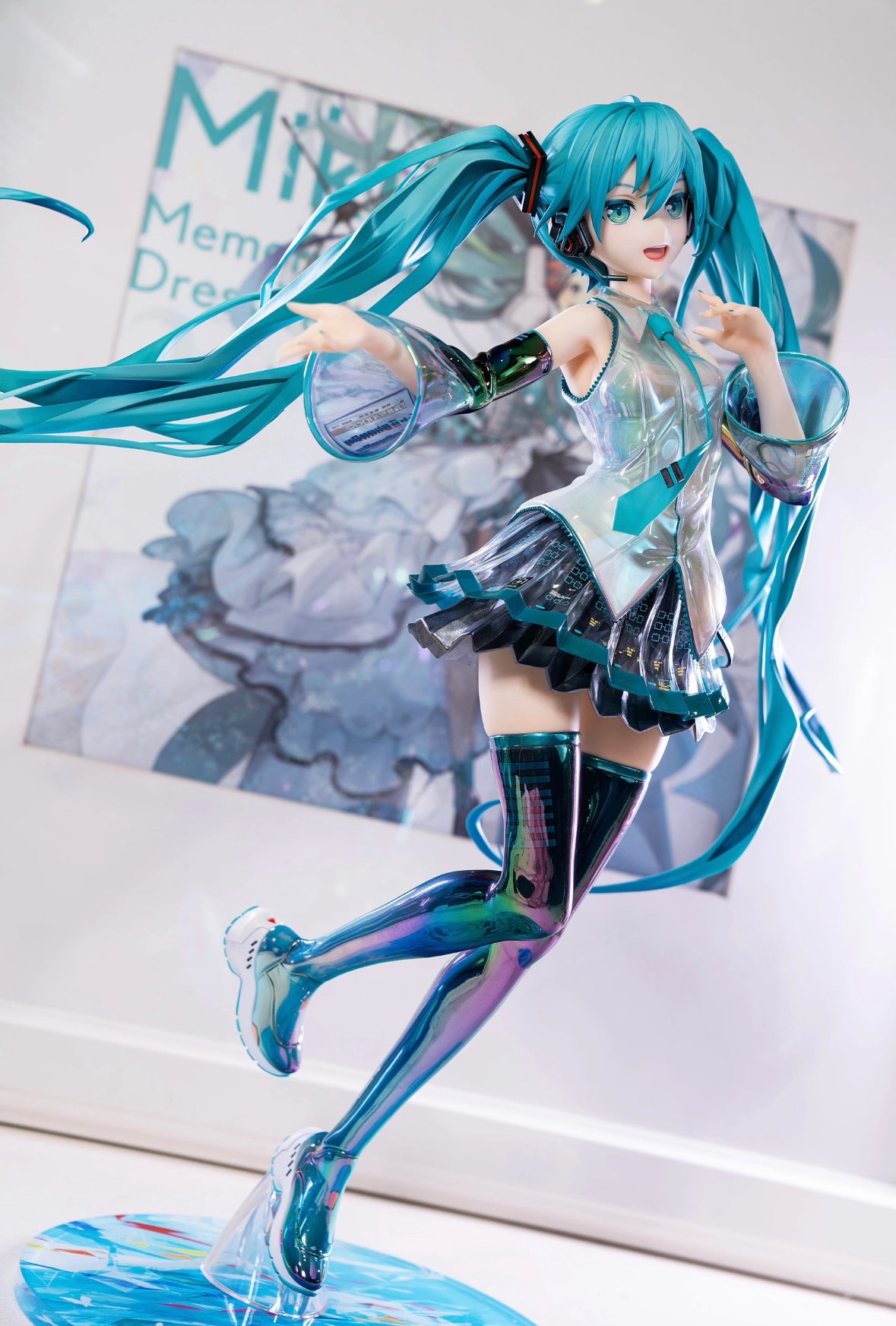 这应该可以算是今年最惊艳的初音手办了吧！这只电子歌手属实太好看了～衣服材质做工无