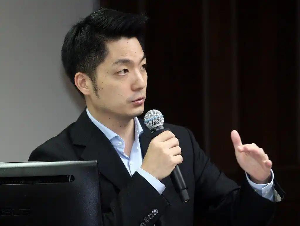 我们都看错蒋万安了！台媒爆料，蒋万安当众放话，台北市政府正在和大陆沟通，因为一些