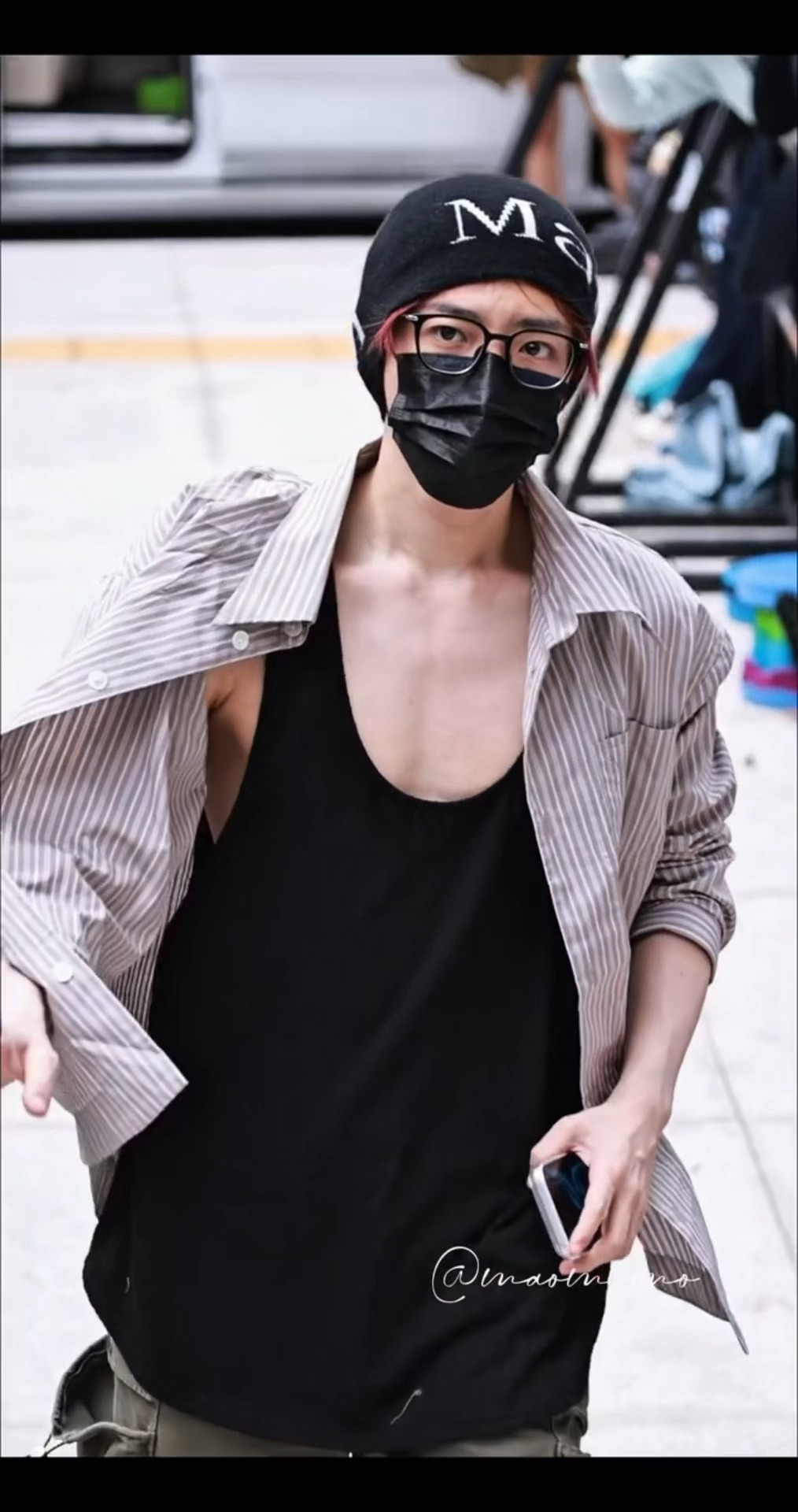 妈呀不多说了…大车标迎面而上所有人 感受！！！！侯明昊 低胸黑背心侯明昊超低胸黑