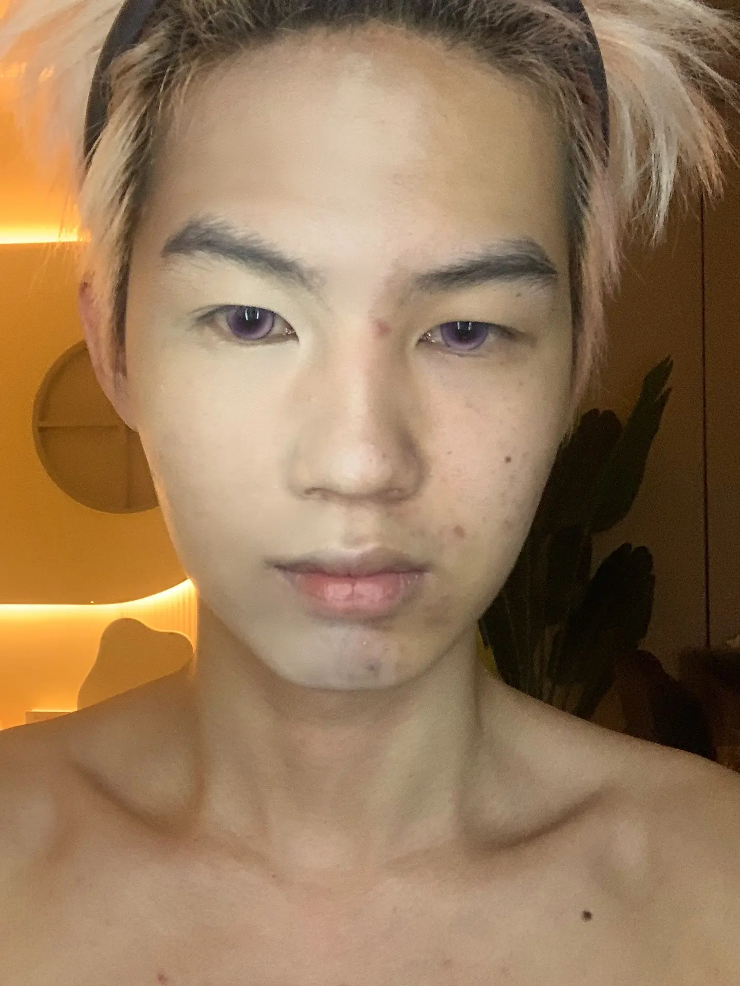 以前对化妆嗤之以鼻，现在我逐帧学习