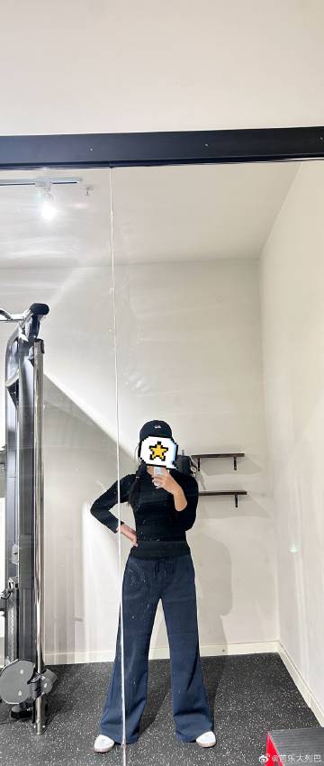 打卡第一天<br /> 这次有姐姐带我练大翘臀<span class=...