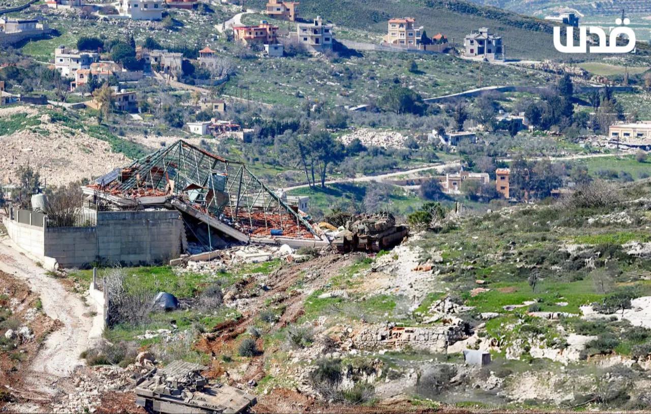 中东局势:
当地时间3月3日，以色列地面部队越过黎以临时边界“蓝线”，进入黎巴嫩