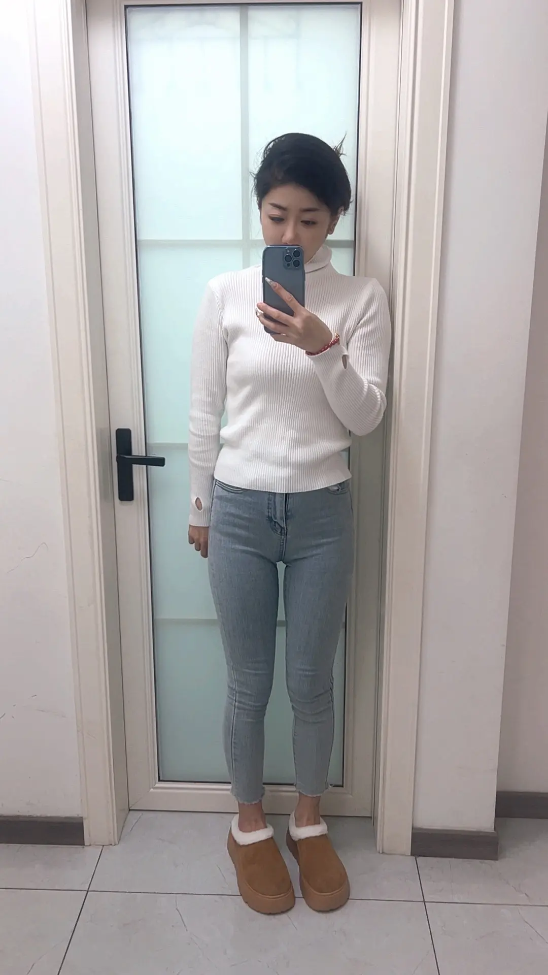 家，这个听上去温暖又幸福的地方，我却没有了。想想这些年，满眼的心酸，满...