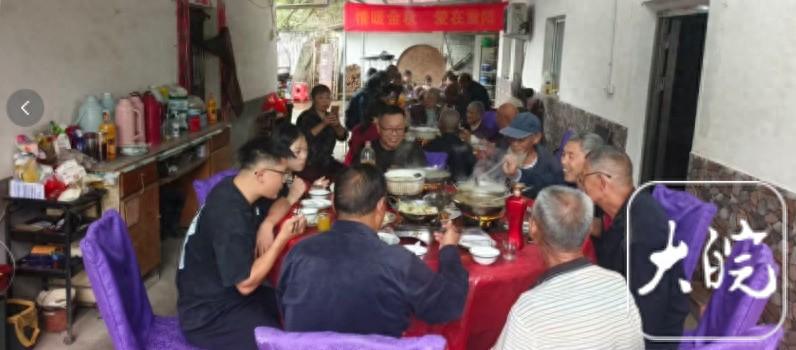 10月18日，重阳节，太湖县牛镇镇龙坪村建镇、曹冲二组如期开展重阳敬老暖心活动，