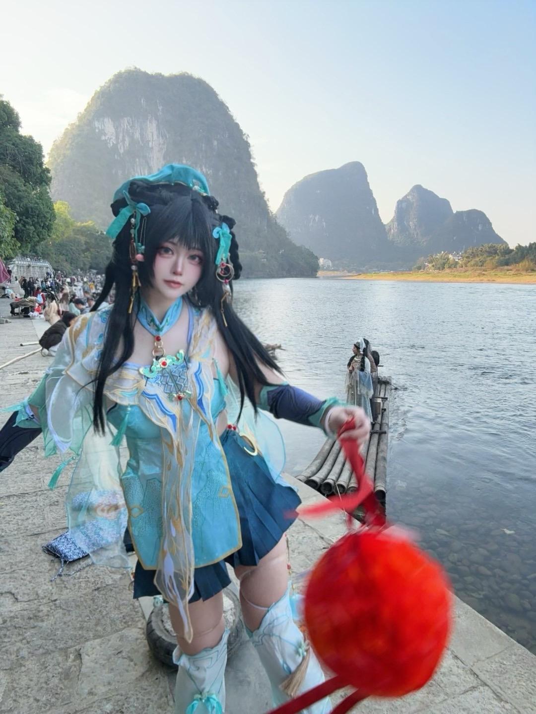 天高海阔 任我游！ 大家都喜欢胡桃 但是自从蓝梦出来我就最喜欢蓝梦 很...