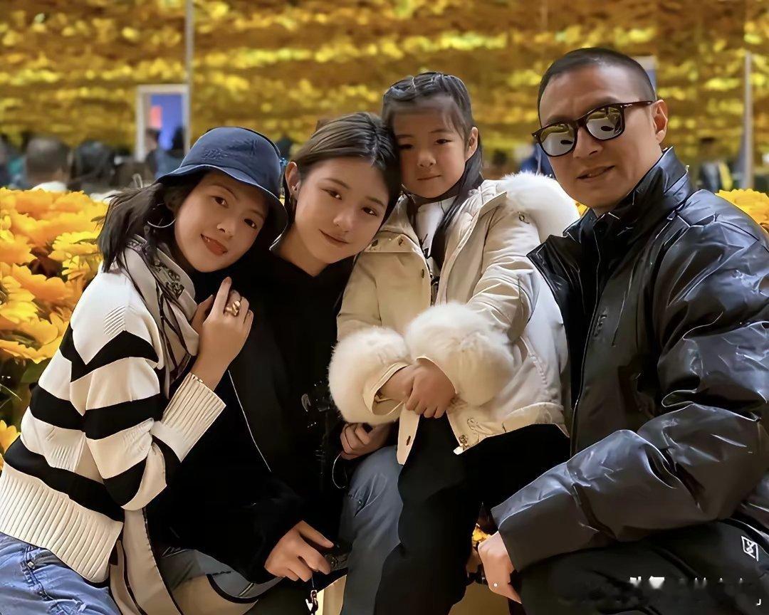 我记得章子怡跟汪峰刚结婚的时候，我看了一段她的采访，大概内容是，她人生理想之一是