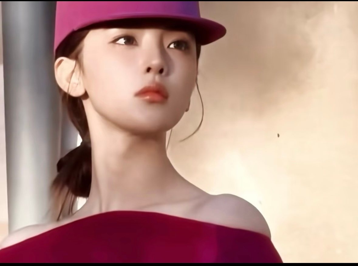 嗑颜bot 杨超越   这张脸适配一切高奢 