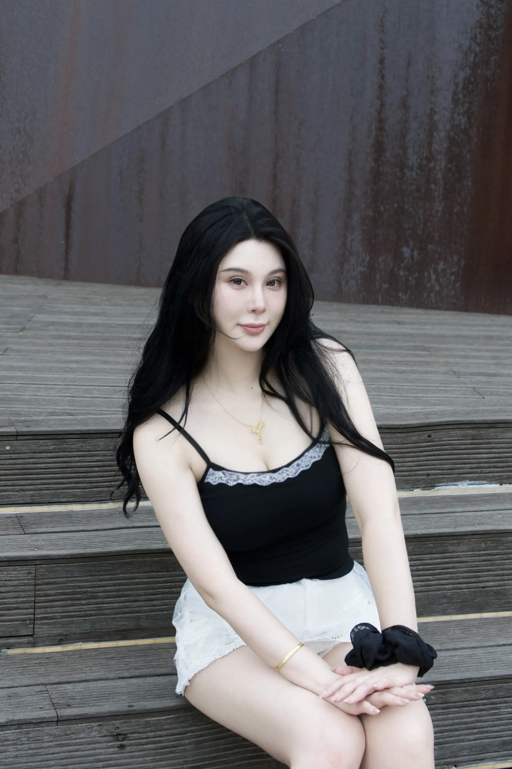 你微微一笑 蝴蝶为你倾倒。