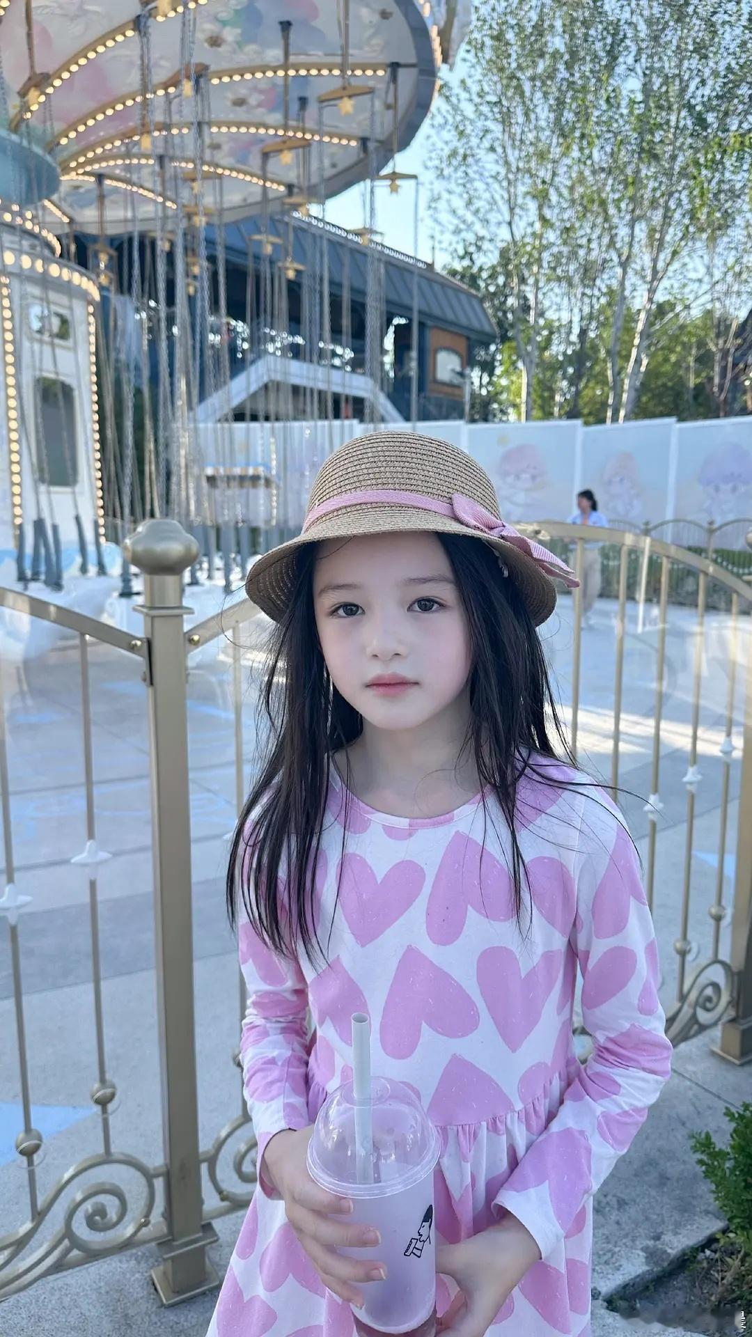樊少皇的大女儿小饭兜好可爱，真的很想看她上《爸爸去哪儿》，可惜了可惜🥭台没这节
