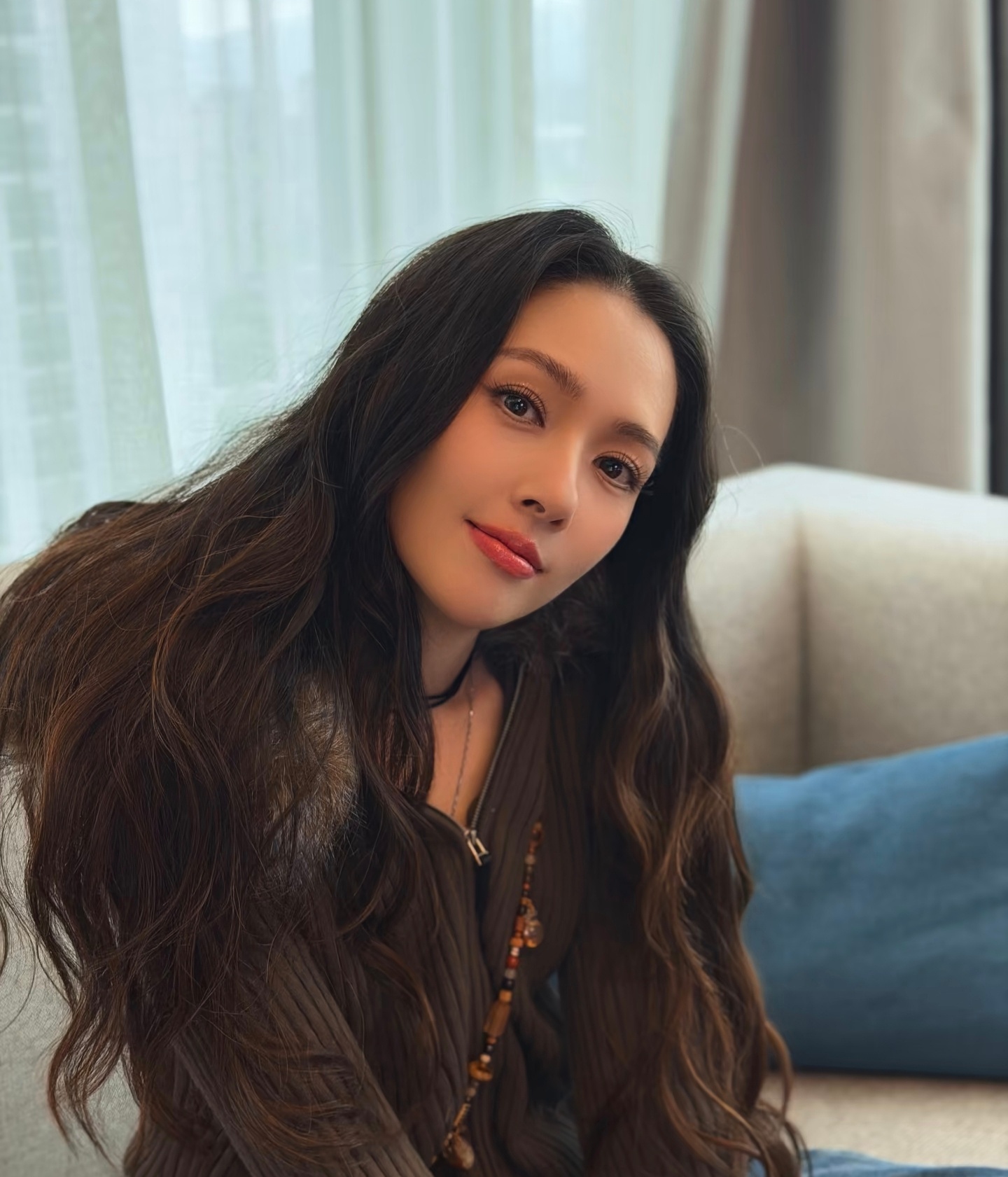 郭碧婷的育儿观点很新颖。郭碧婷是个很好的妈妈，懂得关爱孩子，是个非常称职的母亲。