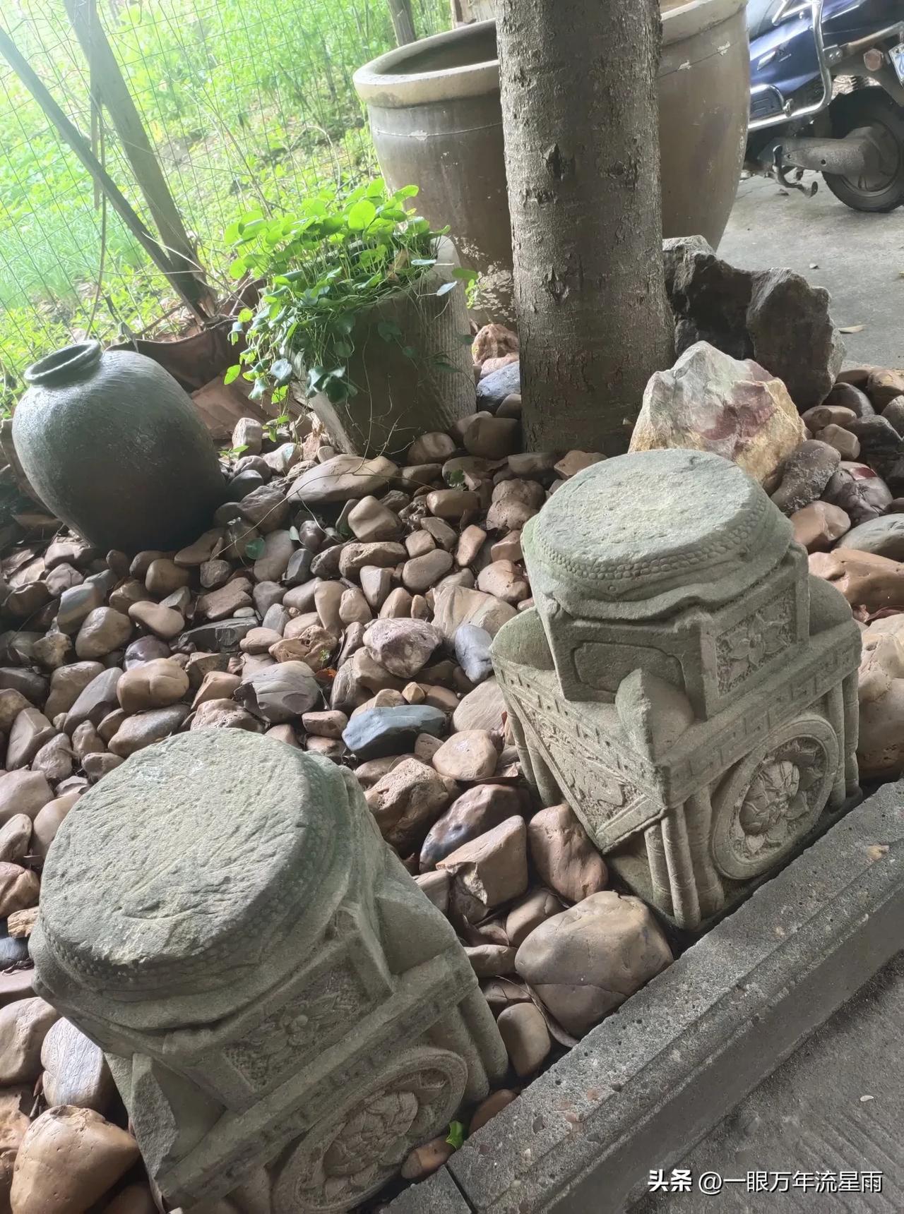 就说离谱不离谱?

朋友和他老婆一起请我吃饭，吃得差不多了就说，这次请我吃饭是想