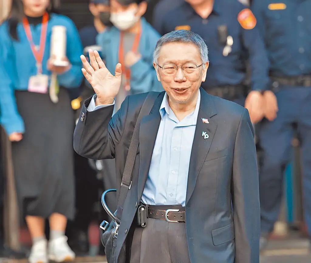 吴子嘉表示，下礼拜要做高雄市长选战民调，要应征一个职务是柯文哲的高雄竞选总部总干