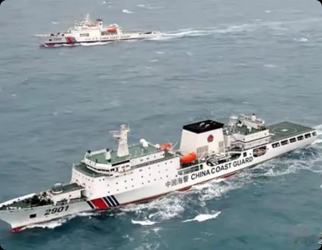 美国这回是真踢到铁板了！

外媒紧盯南海，中国万吨级“海上巨兽”深入敏感水域，美