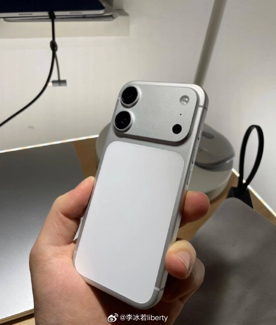 iPhone18标准版外观曝光 模具都和pro换成一样的了不过摄像模组还是主摄和