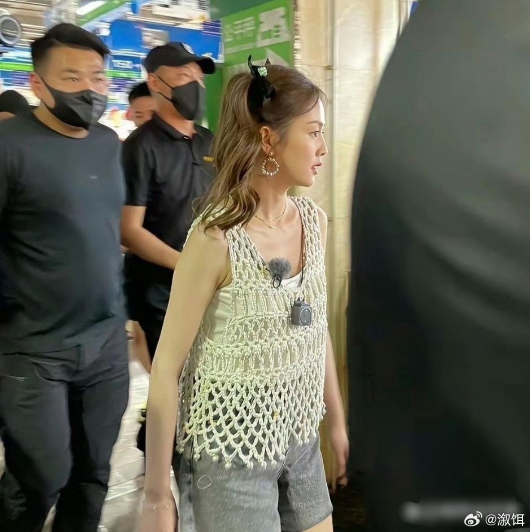 好多人说白鹿颜值一般，看看这原相机生图，完全谈不上普通吧 