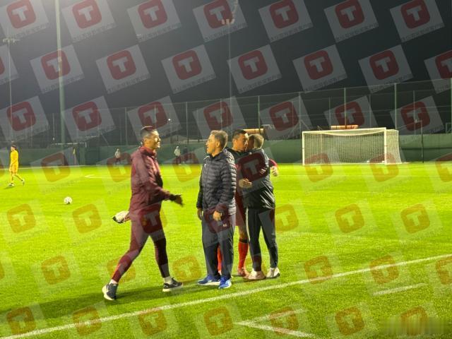 国足中国足球 直击国足热身乌兹别克斯坦 末节连续丢球2比2言和当地时间1月26日