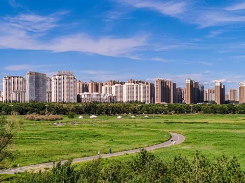 内蒙古经济甩开蒙古国几十条街真的只是“运气”？蒙古为何越防范中国越离不开中国？背