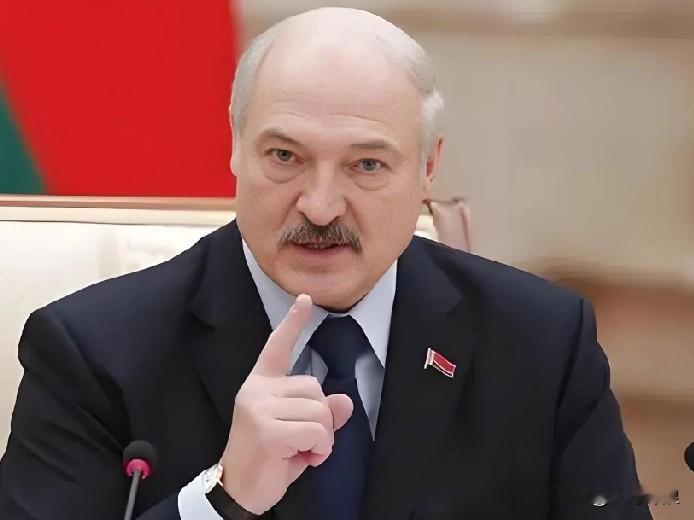 白俄罗斯总统卢卡申科向俄罗斯总统普京发出紧急提醒！

刚刚，白俄罗斯总统卢卡申科