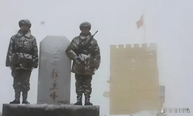 “为什么不给边防战士修一个玻璃哨所呢？”看到边防战士在海拔 5000 多米、零下