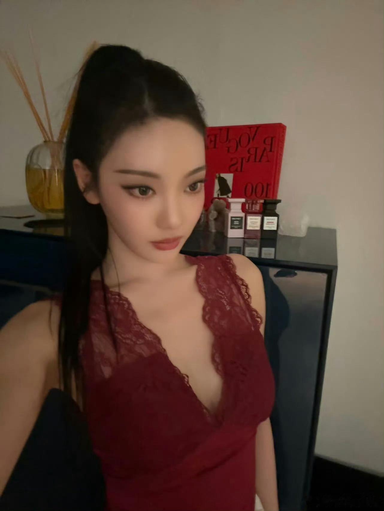 宁艺卓或将成为TIMA主持 全网蹲宁艺卓TIMA主持官宣，网传邀约消息流传很广，