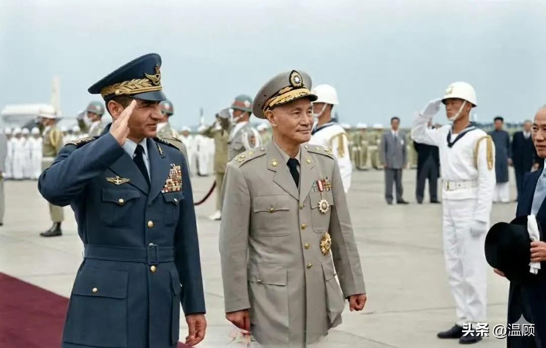 一语成谶！1958年5月14日，39岁的伊朗国王巴列维专程到访台湾，71岁的蒋介