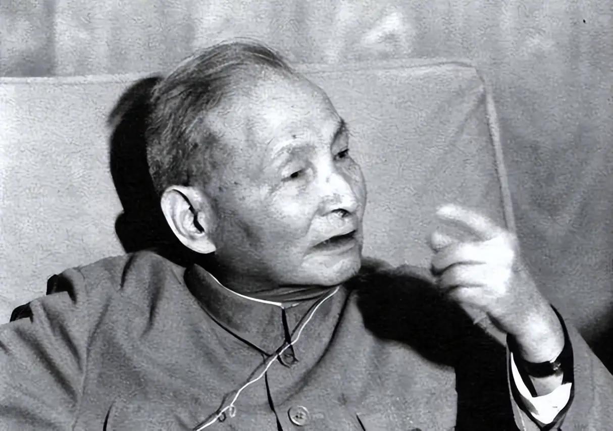 1925年，五卅运动爆发，陈云积极投身其中，成为坚定的共产主义者。他参与领导工人