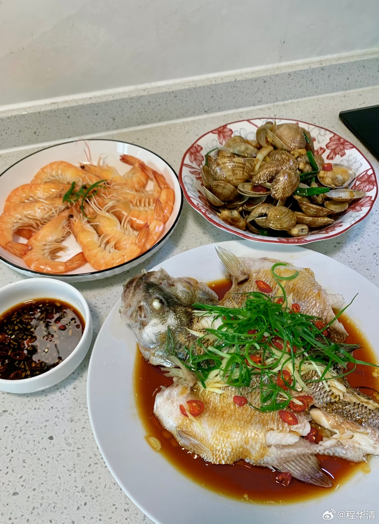 很多人可能不知道：每天回到家都有口热乎的饭菜，是件多么难得和值得感恩的事情。 