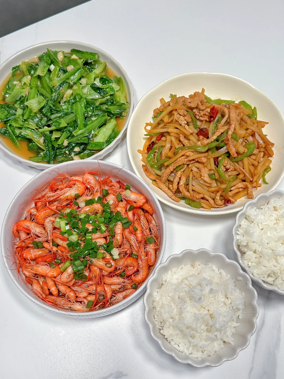 ✅晚餐分享｜葱油河虾➕土豆炒肉丝➕蒜蓉油麦菜