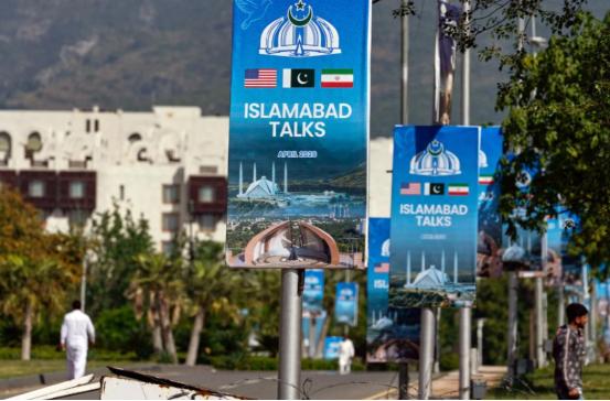 日本似乎把自己当成“东亚的以色列”了，以为有美国护着，就可以对抗整个周边。
 