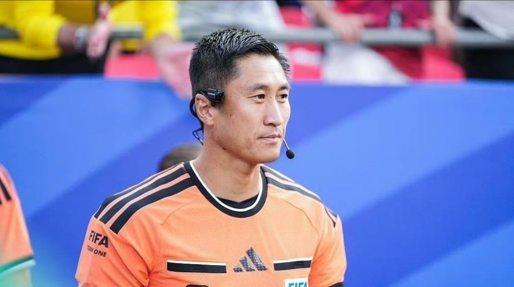 曝马宁不再担任世界杯主裁 世界杯  不管当还是不当，马老师永远是中国足球的骄傲。