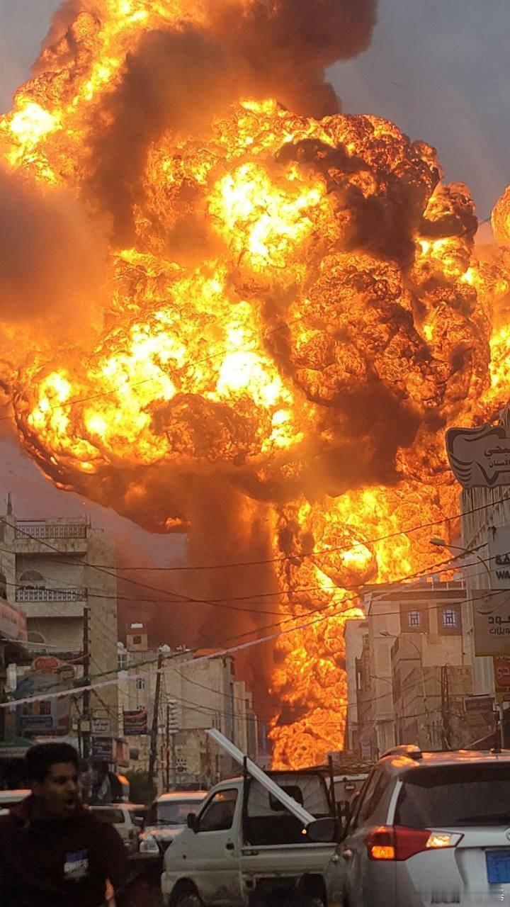 以色列对也门首都发动一系列空袭，导致该市发生 20 多起爆炸，发电厂、加油站和燃