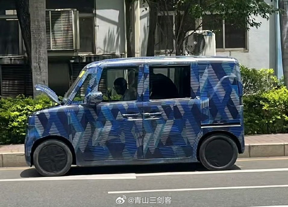 比亚迪在造K-CAR，路试中应该不会等太久跟SHARK一样，可能只是海外市场销售