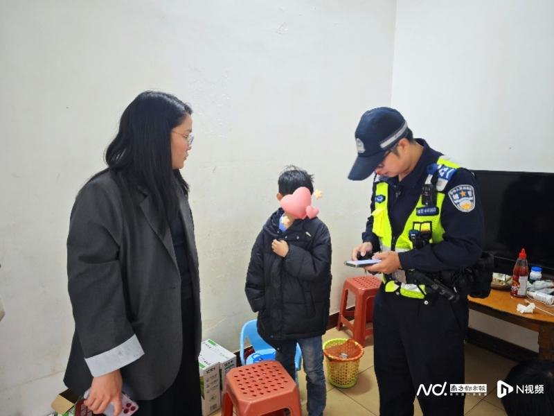 #73岁老兵4米深河救起落水儿童# 【生死时刻！清远73岁老兵潜入4米深河，救起