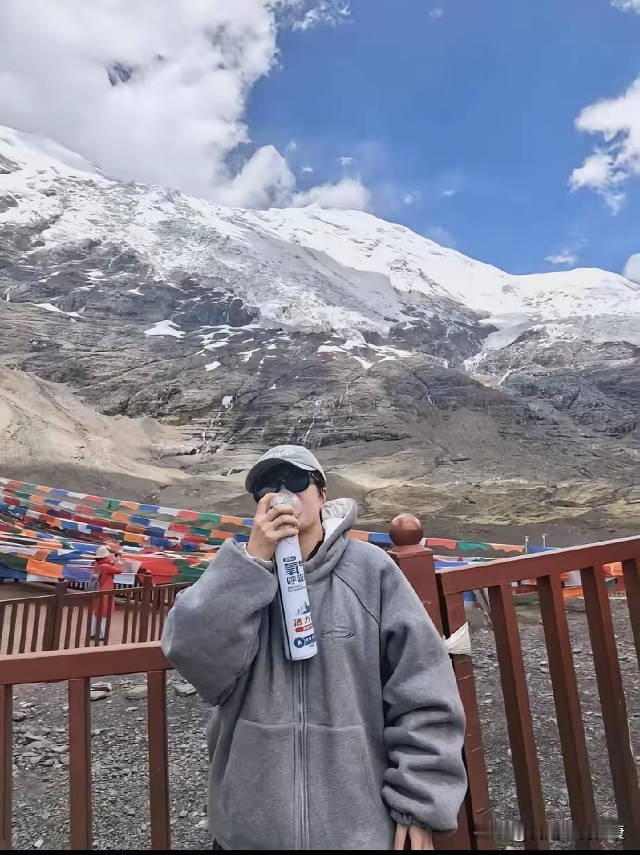 大迪西藏照片究竟是谁拍的？
 
最近王艺迪的一组西藏旅行照刷屏网络，大家纷纷好奇