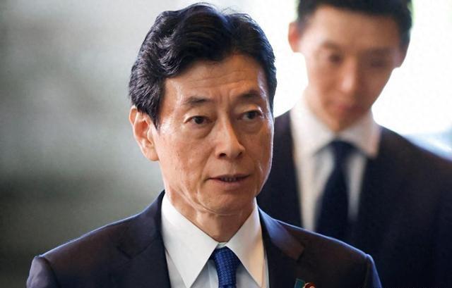 日本自民党"四大天王"之一突然现身北京，结果连个处级干部都没见着。

5月3日，
