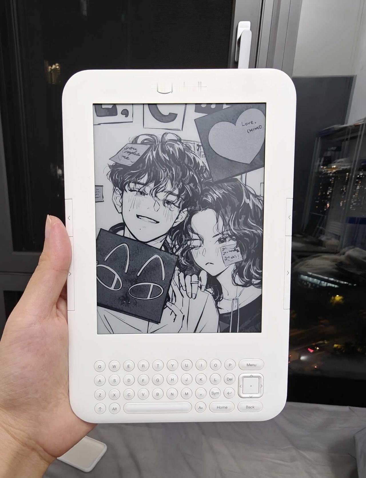 又入了新玩具，kindle k3白色好貌美😭
电子瘾犯了，自从上个帖子买了松下