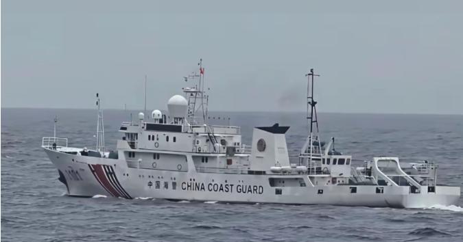 东沙海域爆发激烈对峙！

台中舰放话要采取行动，转头就提速朝着大陆海警船冲了过去