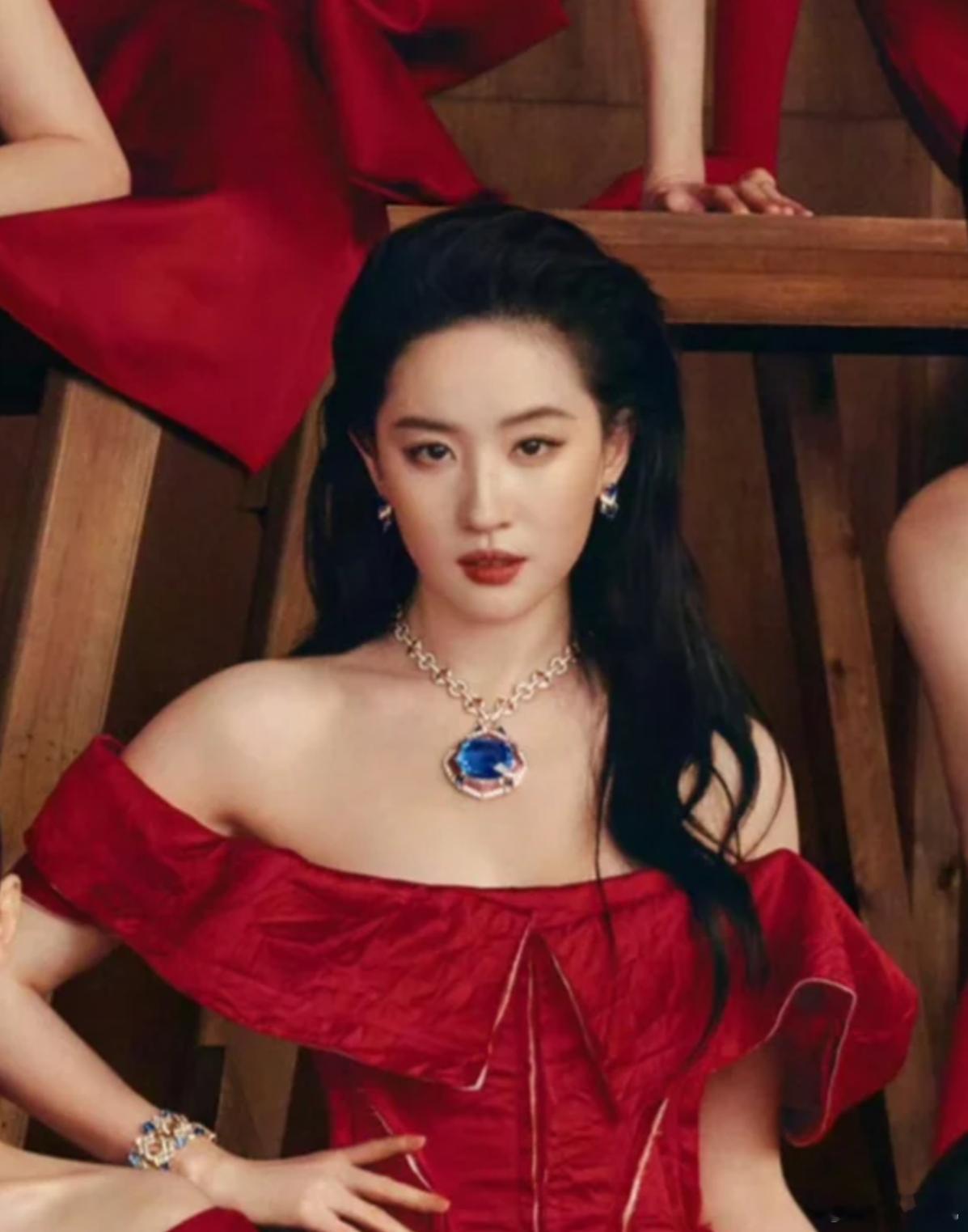 宝格丽：这次够大了吗！！ VOGUE金九单人封面 ​​​VOGUE二十周年女演员