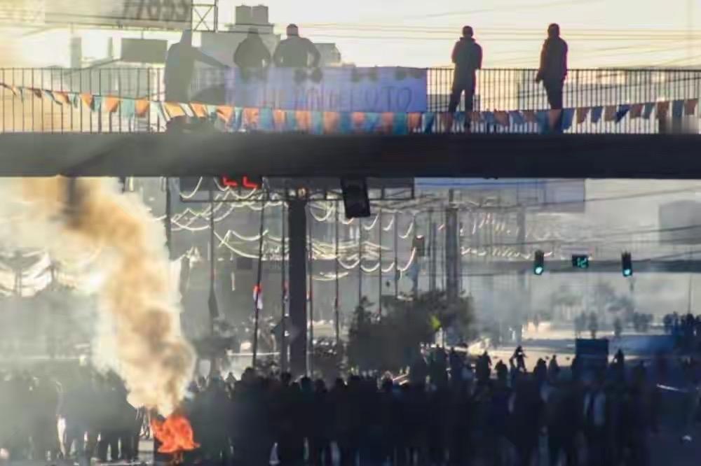 玻利维亚爆发全国大规模反政府示威，矛头直指亲美路线！5月18日，玻利维亚首都拉巴