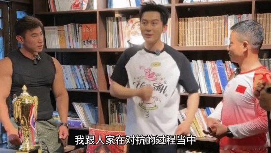 李晨聊跑男龙舟赛经历 龙舟赛不是看起来那么简单的事情，李晨体验过后也承认专业选手