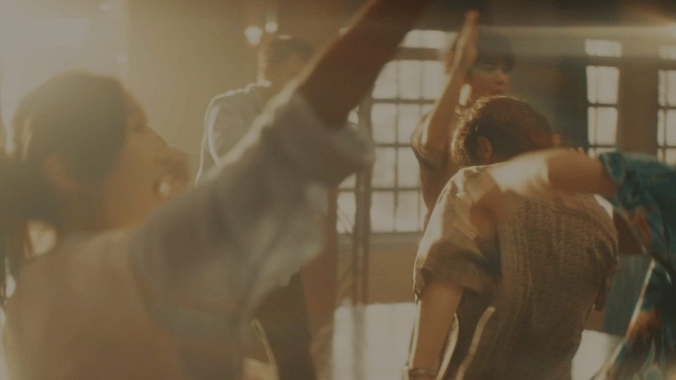 我想她的每一个瞬间她都在是吗 李东玉一直都在，不是只存在在日记里。她在爱人每次提