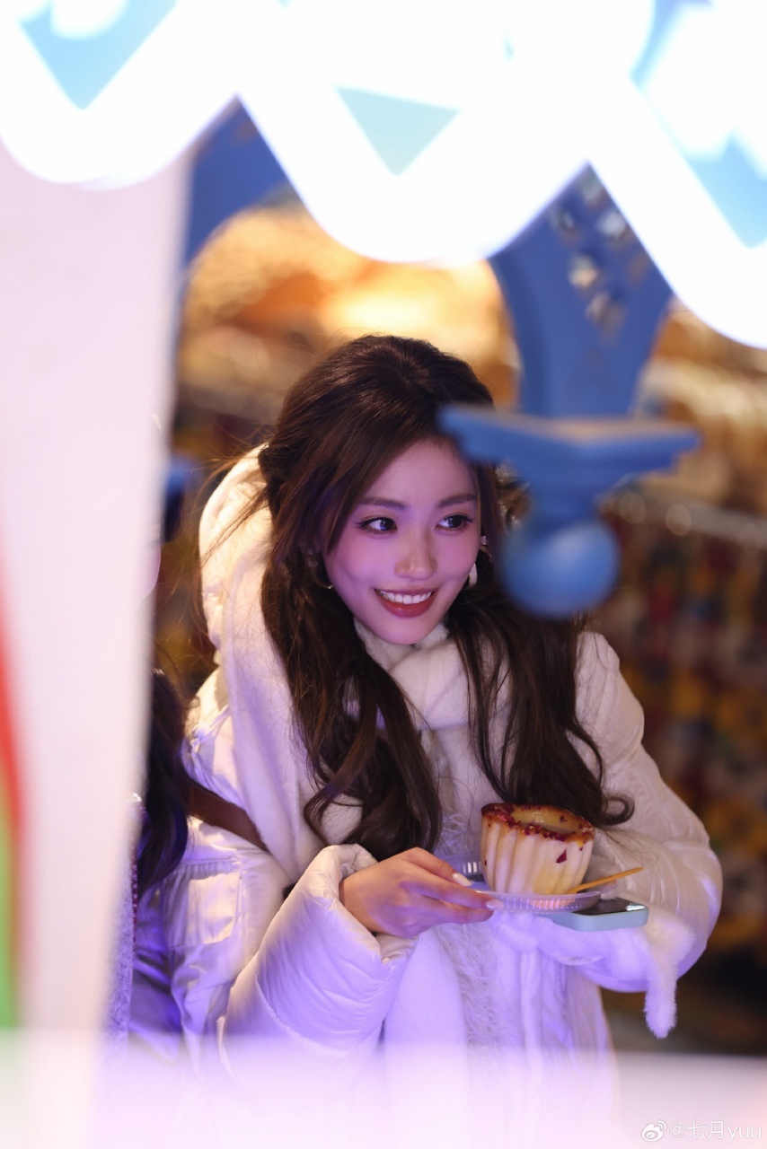 恋综三角恋高发地怦然心动20岁怦然心动20岁冬季 七月、小轩、祎阳这个大三角，吃