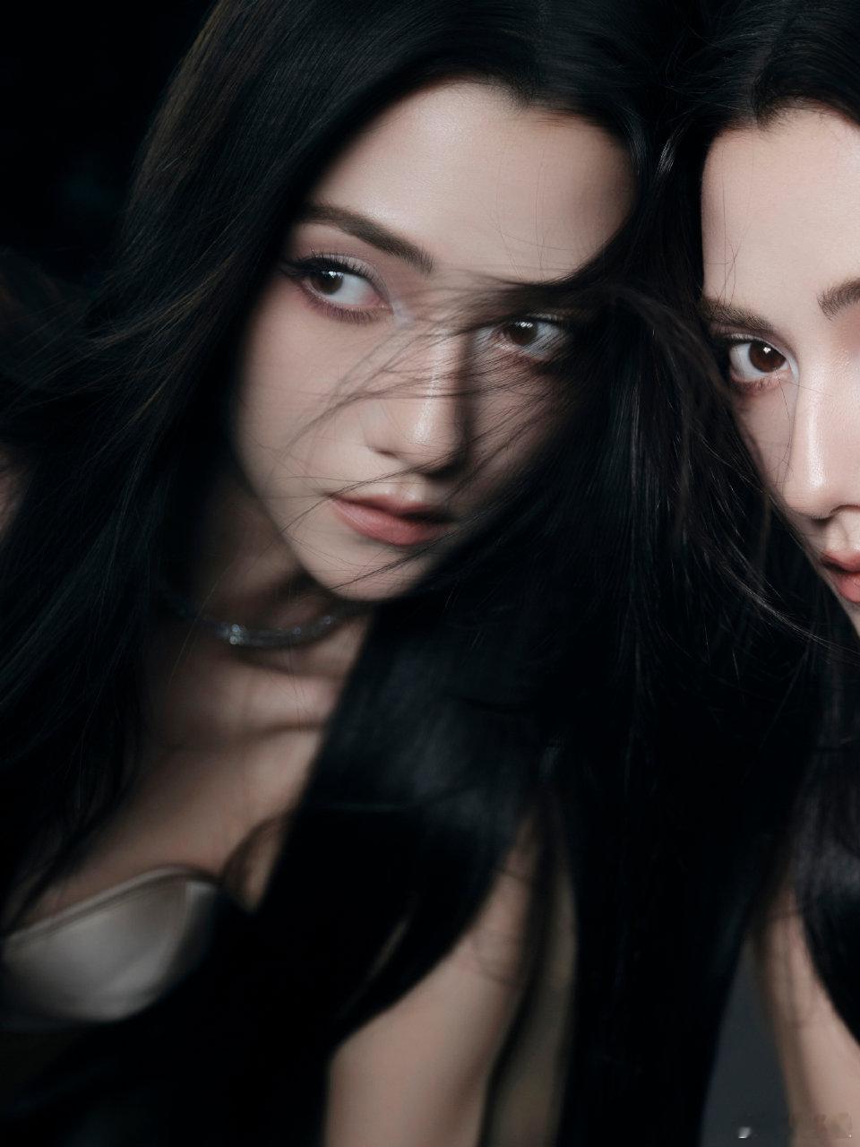 娜然好优越的骨相骨相优越到像被上帝亲手雕刻，高鼻梁撑住精致感，下颚线锋利得自带高